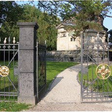 Eingang Park Mausoleum von Carstanjen